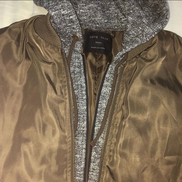 NWOT OLIVE BOMBER JACKET WITH HOOD - Picture 3 of 8